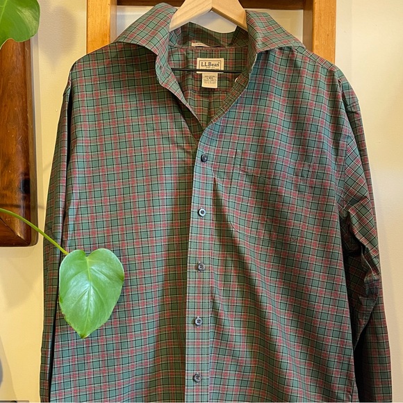 L.L. Bean SZ L Red and Green Holiday Plaid Shirt! - Picture 1 of 11